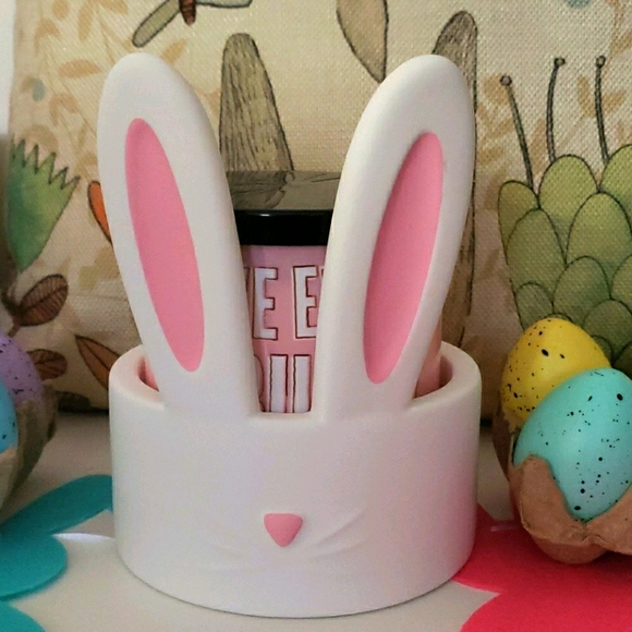 š°Bath & Bodyworks 3-wick Bunny Candle Holder